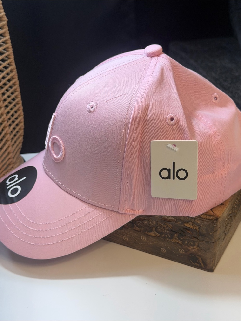 ALO Yoga Off Duty Candy Heart Light Sweet Pink Embroidered Logo Rare  Cap - Picture 9 of 16
